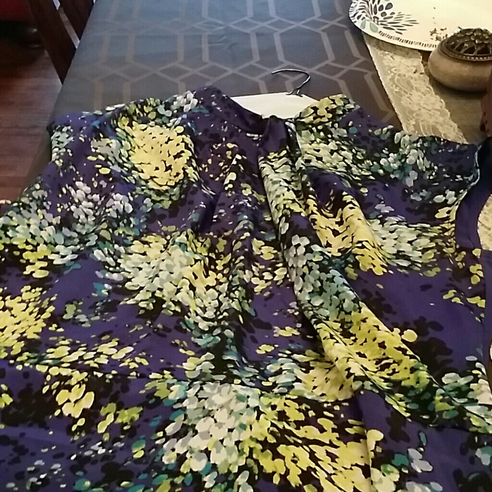 Worthington size XL top and Capri pants